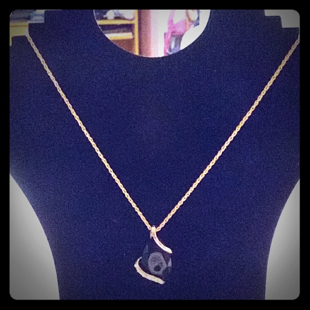 Necklace and earings